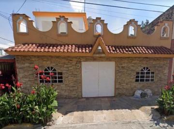 Casa de 4 habitaciones, Venustiano Carranza · Casa en Venta en Gomez Farías, Excelente Oportunidad!