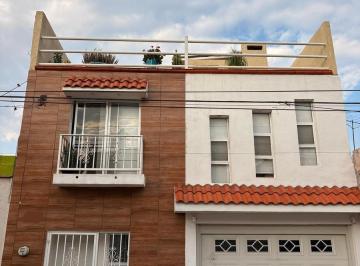 Casa · 220m² · 4 Recámaras · 1 Estacionamiento · Casa en Venta en Julian Carrillo