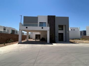 Casa de 4 habitaciones, Hermosillo · Casa en Venta en Los Santos Residencial en Hermosillo, Sonora