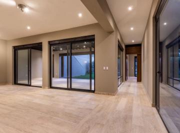 Casa · 576m² · 3 Recámaras · 2 Estacionamientos · Casa - Malaquin La Mesa