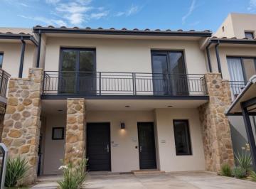 Casa de 3 habitaciones, El Marqués · Casa en Venta en Zibatá, 3 Recámaras, Roof Garden, 3.5 Baños, Cto Servicio