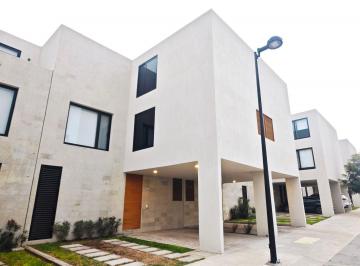 Casa · 219m² · 3 Recámaras · 2 Estacionamientos · Casa - Jurica