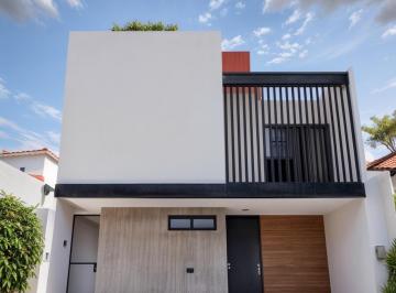 Casa de 3 habitaciones, El Marqués · Casa en Venta en El Mirador, 3 Recámaras, Estudio, 3 Baños Completos, Jardín