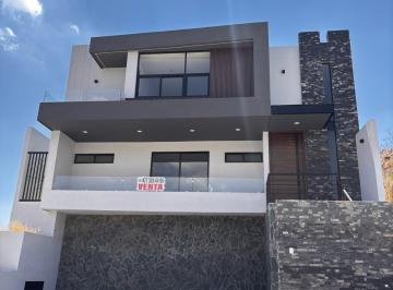 Casa · 296m² · Casa en Preventa en Zanda con Recámara en Planta Baja León Gto.