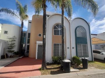 Casa de 4 habitaciones, San Pedro Tlaquepaque · Camino Real a Colima Preciosa Casa en Venta