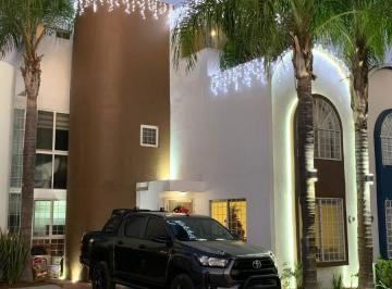 Casa de 4 habitaciones, San Pedro Tlaquepaque · Camino Real a Colima Preciosa Casa en Venta