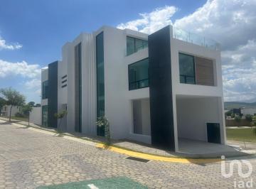 Casa · 280m² · 3 Recámaras · 2 Estacionamientos · Venta de Casa Parque Rodas Lomas de Angelópolis III Puebla