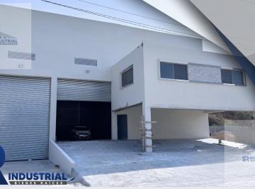 Bodega comercial · 819m² · 4 Estacionamientos · Bodega en Venta en Santa Catarina