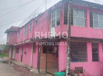 Casa · 96m² · 4 Recámaras · 1 Estacionamiento · Casa en Venta Col. Antonio m Quirazco, Papantla, Ver.