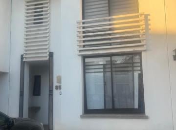 Casa de 3 habitaciones, León · Casa en Venta en Amberes Residencia, León Guanajuato