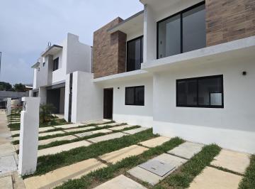 Casa de 3 habitaciones, Córdoba · Casa en Venta con Recamara en Planta Baja Fracc. Privado Céntrica