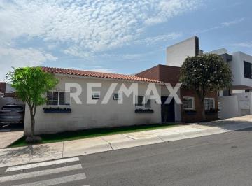 Casa en condominio · 207m² · 3 Recámaras · 2 Estacionamientos · Casa en Venta de Una Planta en Zibatá - (4)