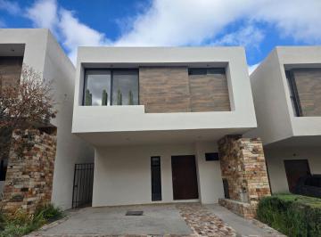 Casa de 3 habitaciones, Querétaro · Casa con 3 Recámaras en Renta en Cumbres del Lago