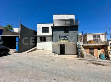 Casa · 243m² · 4 Recámaras · 2 Estacionamientos · Casa en Venta Col. Barrio de Londres, Chihuahua
