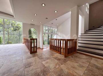 Casa · 326m² · 3 Recámaras · 2 Estacionamientos · Casa con Doble Altura y Luz Natural | Cerca de Lomas de Las Águilas
