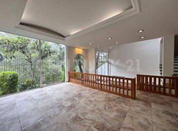 Casa · 326m² · 3 Recámaras · 2 Estacionamientos · Casa con Doble Altura y Luz Natural | Cerca de Lomas de Las Águilas