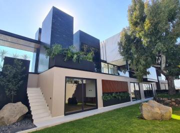 Casa de 3 habitaciones, San Andrés Cholula · Casa Premium en Venta Amueblada Lomas de Angelopolis 777