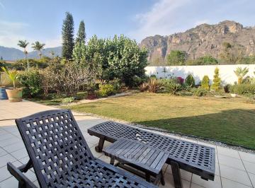 Casa de 3 habitaciones, Tepoztlán · Casa de un Nivel en La Mejor Zona de Tepoztlán