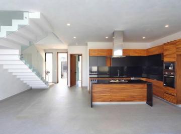 Casa · 232m² · 4 Recámaras · 2 Estacionamientos · Casa en Venta en Fluvial Puerto Vallarta, Terreno: 160 M²costrucción: 232 m²