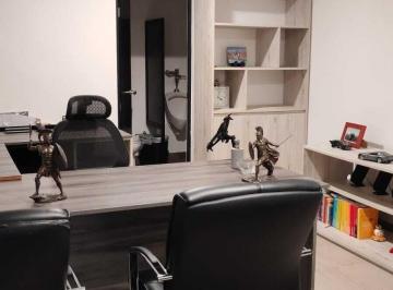 Casa de 6 habitaciones, Mérida · Casa en Venta Remodelada y Equipada P/ Oficina en Montevideo