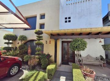 Casa · 261m² · 4 Recámaras · 2 Estacionamientos · Casa en Venta Col. Cuartillas - (4)