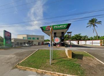 Local comercial de 1 habitación, Veracruz · ¡Atrae a Miles de Clientes! Local en Renta en Gasolinera