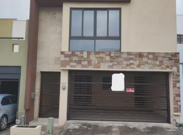 Casa · 261m² · 3 Recámaras · 2 Estacionamientos · Casa en Puerta de Hierro Cumbres
