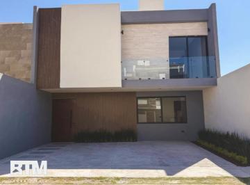 Casa · 256m² · 4 Recámaras · 2 Estacionamientos · Casa en Venta en San Ángel V