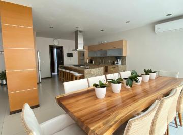 Casa de 4 habitaciones, Zapopan · Casa en Venta con 350 m² de Construcción, 4 Recámaras Parque Virreyes Residencial
