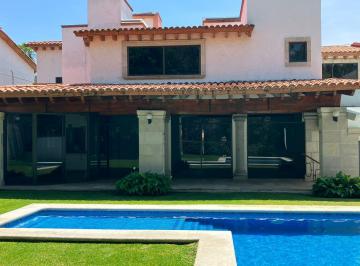 Casa de 4 habitaciones, Cuernavaca · Casa con Alberca en Privada con Vigilancia en Villas del Arco, Palmira