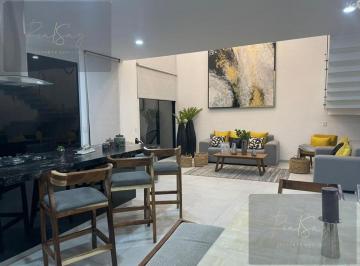 Casa en condominio · 251m² · 4 Recámaras · 2 Estacionamientos · PH - Fraccionamiento Muralia