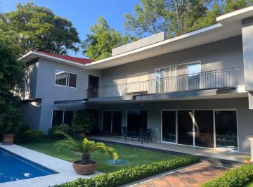 Casa de 4 habitaciones, Cuernavaca · Casa Remodelada con Alberca en Condominio Exclusivo en Acapantzingo