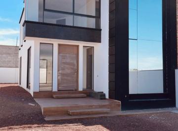 Casa · 200m² · 4 Recámaras · 4 Estacionamientos · Casa en Venta en San Juan del Rio, Queretaro