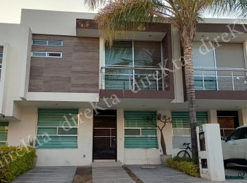 Casa en condominio de 3 habitaciones, Querétaro · ¡Gran Oportunidad de Inversión en El Refugio, Qro. Zona Top! Se Escuchan Ofertas
