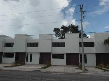 Casa de 2 habitaciones, Mérida · Townhouse en Renta Dentro de Periférico