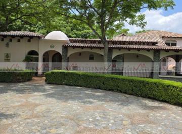 Rancho · 770m² · 10 Recámaras · 15 Estacionamientos · Rancho en Venta en Santiago
