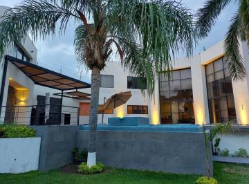 Casa en condominio de 5 habitaciones, Yautepec · Casa Premium en Venta | Lomas de Cocoyoc | Alberca y Amplios Espacios