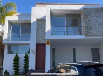Casa de 3 habitaciones, San Luis Potosí · Hermosa Casa Amueblada en Renta o Venta en Pedregal 1.