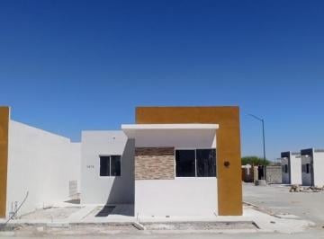 Casa · 156m² · 2 Recámaras · 1 Estacionamiento · Casa en Esquina con Terreno Excedente