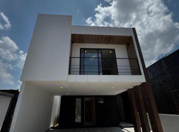 Casa · 252m² · 3 Recámaras · 2 Estacionamientos · Casa en Venta