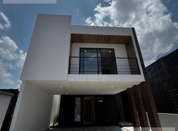 Casa · 252m² · 3 Recámaras · 2 Estacionamientos · Casa en Venta