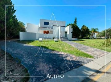 Casa en condominio · 471m² · 5 Recámaras · 5 Estacionamientos · Casa en Venta en El Campanario