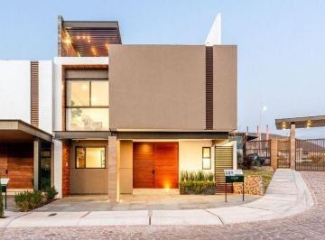 Casa · 233m² · 3 Recámaras · 3 Estacionamientos · Casa en Venta en Querétaro El Olmo