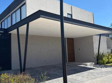 Casa en condominio de 4 habitaciones, Querétaro · Venta Casa en Lomas del Campanario Norte, a Estrenar
