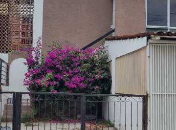 Casa de 3 habitaciones, Zapopan · Casa en Venta Dúplex Pinar de La Calma Planta Alta Para Remodelar 3 Recamaras 2 Baños Zapopan