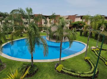 Casa en condominio de 3 habitaciones, Emiliano Zapata · Casa Moderna en Condominio con Alberca y Amplias Areas Verdes