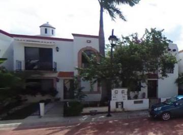 Casa de 4 habitaciones, Cancún · ¡Excelente Oportunidad! Fracc. San Geronimo Quetzal Region 523 Cancún. Q. Roo.