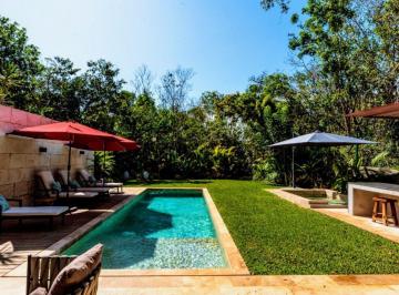 Villa · 618m² · 3 Recámaras · 3 Estacionamientos · Residencia de Ensueño Rodeada de Naturaleza a 5 Min de Las Cristalinas Playas de Xpuha