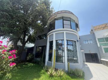 Casa · 340m² · 7 Recámaras · 4 Estacionamientos · Casa en Venta en Vallarta Poniente