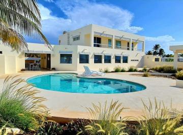 Casa de 4 habitaciones, Progreso · Beachfront Estate 30,000,000 Mxn